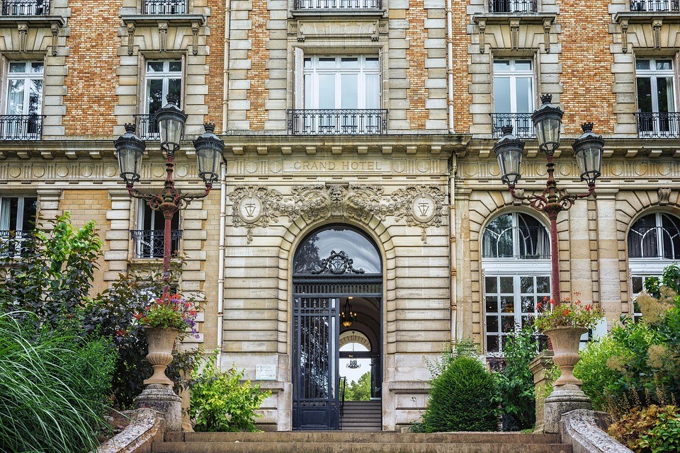 Налог на недвижимость во франции купить коммерческое помещение